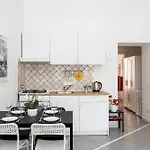 Marisabella With Terrace דירה ויקו אקוונסה