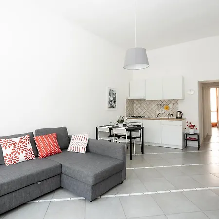 Marisabella With Terrace Apartment